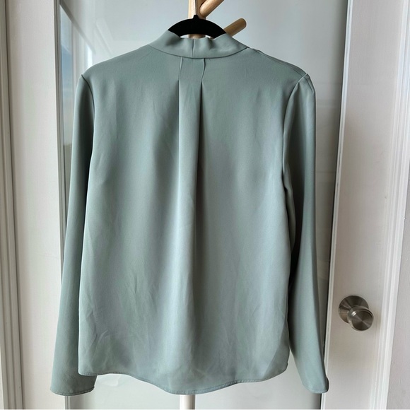 Babaton Power blouse - Picture 2 of 3